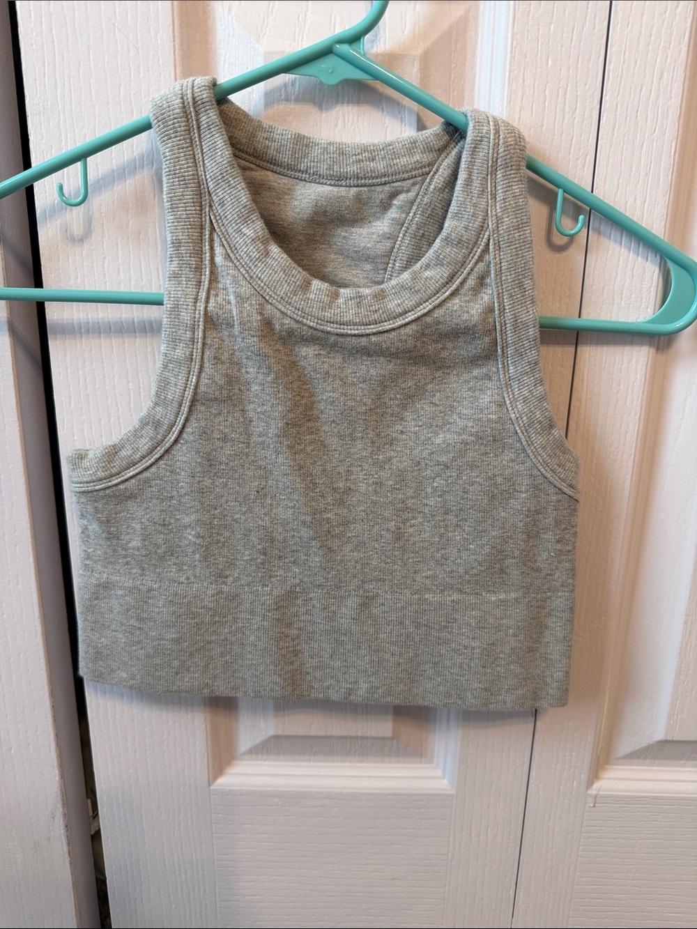 ALO Yoga Heather Light Gray Ribbed Crop Tank